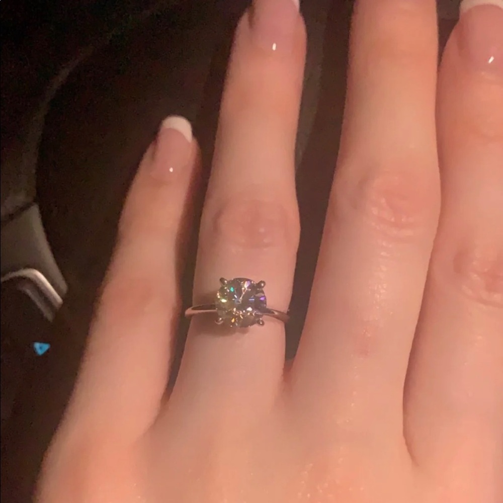 Moissanite size 4 ring